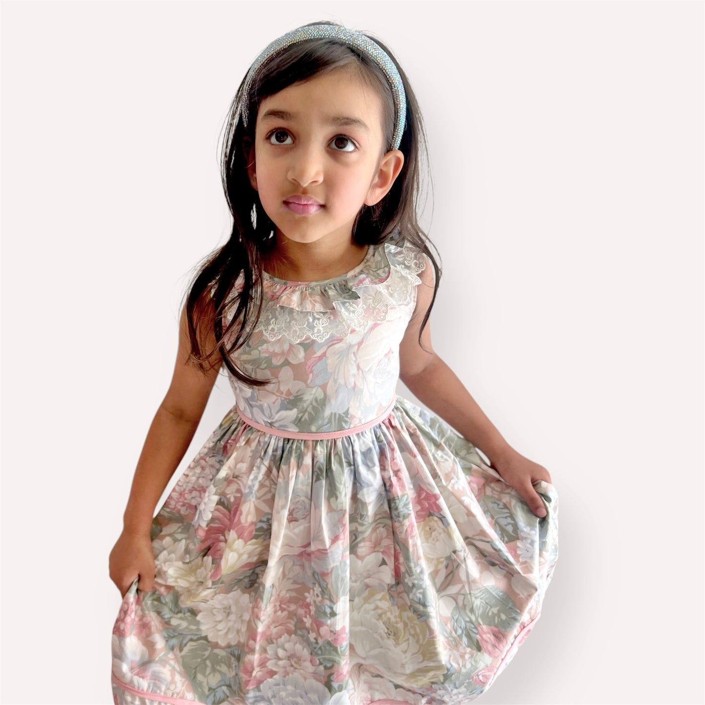 Floral Cotton Satin Dress – Elegant Double-Frill Collar & Classic Silhouette